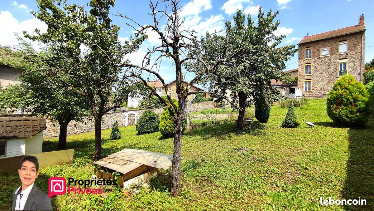 Immeuble 9 pièces 151 m² · à Thizy-les-Bourgs · 151 m² · 149 000 €
