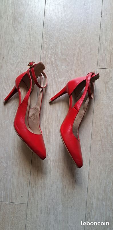 Chaussures à Talons Hauts Rouges Argentées Avec Pointes - Pointure 3.5, étroites, Pour Soirée, Neuves