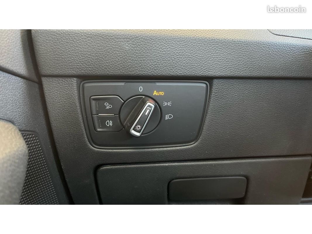 Volkswagen arteon elegance 2.0 tdi 150 bva - sieges chauffants av ar / camera 360 / regulateur adaptatif (image 17)