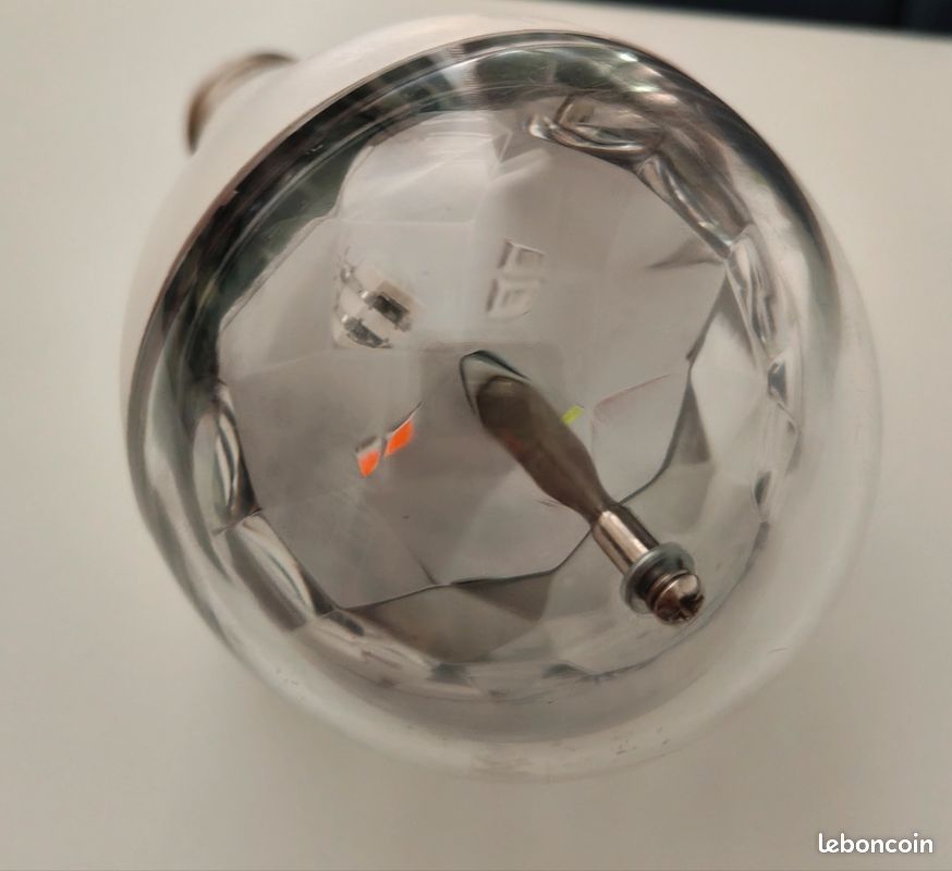 Lampe d'ambiance LED tournante disco (image 2)