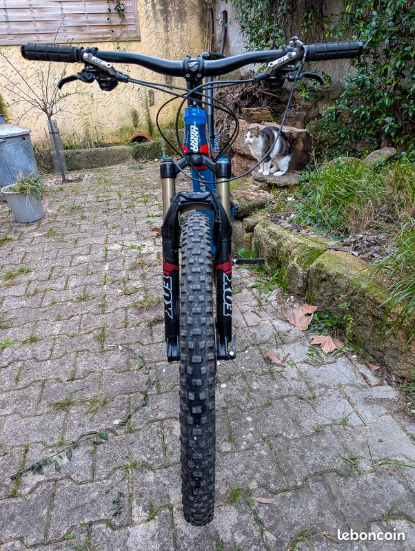 Roues 27,5 VTT Giant Anthem 2018 – Grand Cadre, Bleu, Pneus Tubeless, Mécanique
