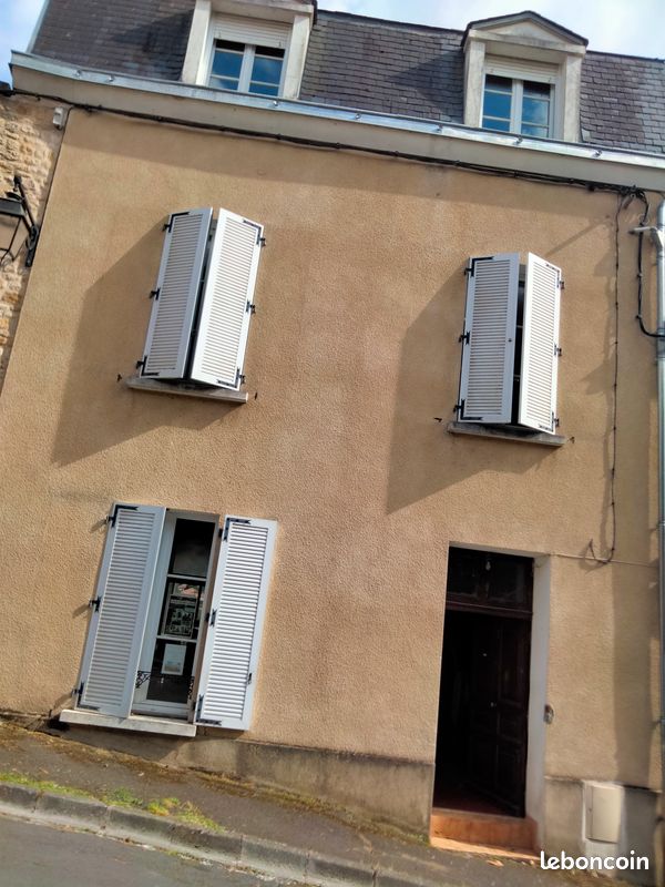 Maison 7 pièces 208 m² · à Thouars · 208 m² · 150 000 €