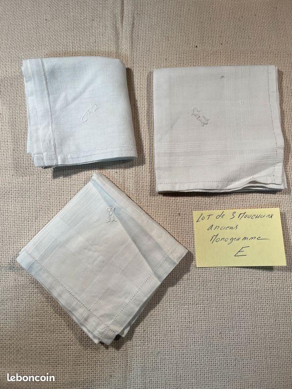 Lot de3 mouchoirs anciens avec monogramme E (image 1)