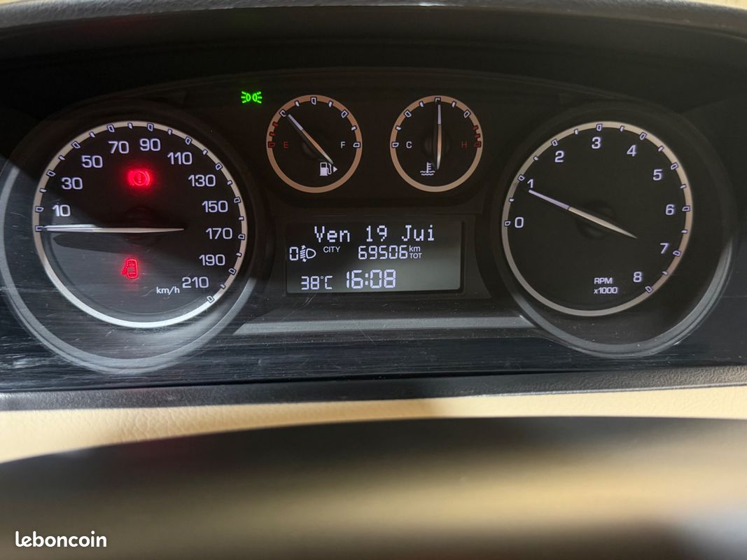 LANCIA YPSILON 1.2 70ch - suivi complet - 2 eme mains (image 16)