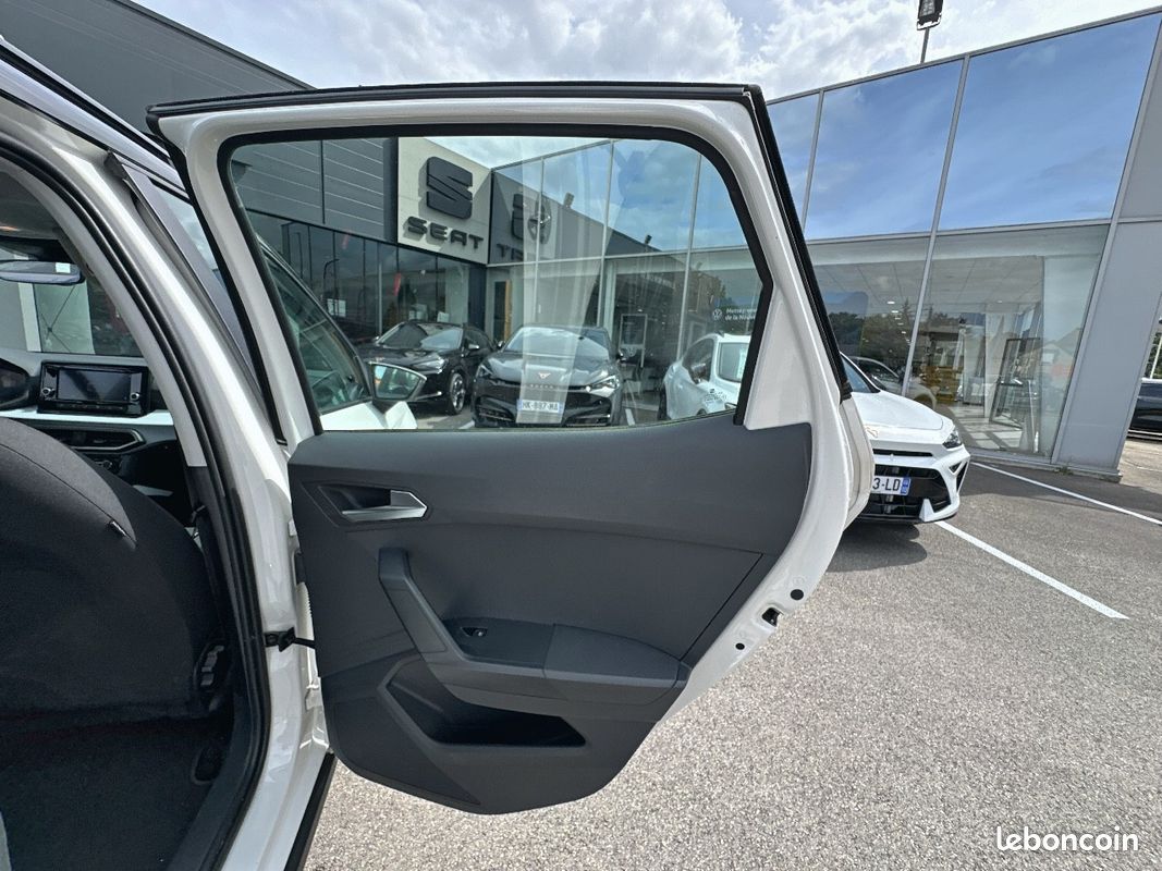 SEAT Arona 1.0 TSI 110 ch Start/Stop BVM6 Copa (image 20)
