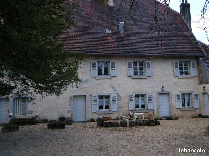 Appartement 3 pièces 102 m² · à Saint-Vit · 102 m² · 885 €/mois