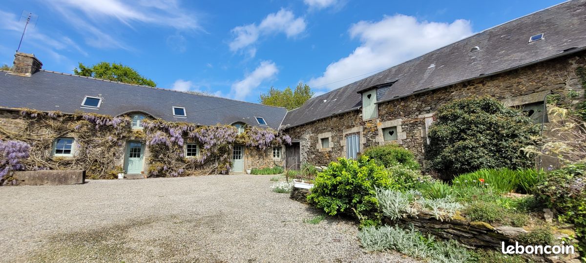 Maison 13 pièces 282 m² · à Saint-Martin-des-Prés · 282 m² · 465 750 €