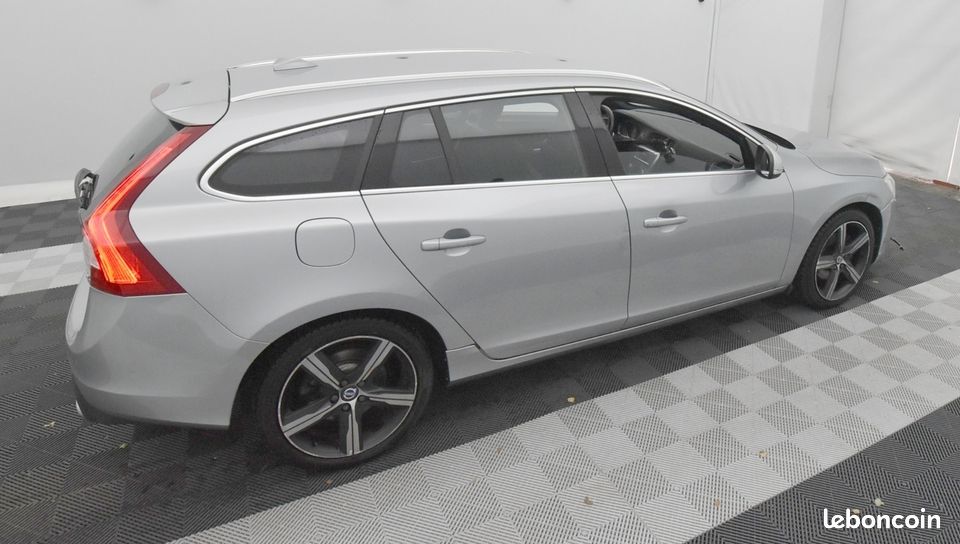 Volvo V60 D4 190 R-DESIGN BA (image 4)