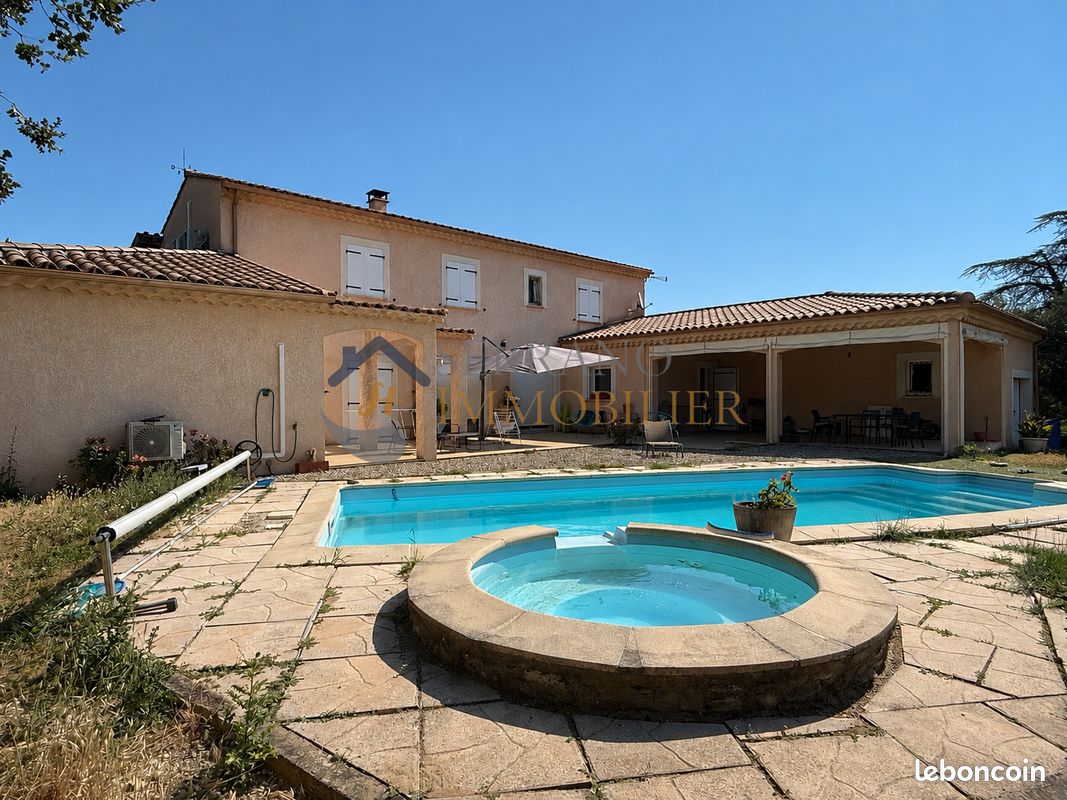 Maison 9 pièces 238 m² · à Salazac · 238 m² · 468 000 €