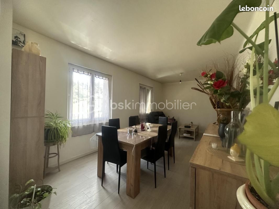 Immeuble 11 pièces 244 m² · à Saint-Martin-de-Valgalgues · 244 m² · 311 500 €