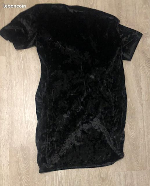 Robe courte velour noire taille 46 (image 2)