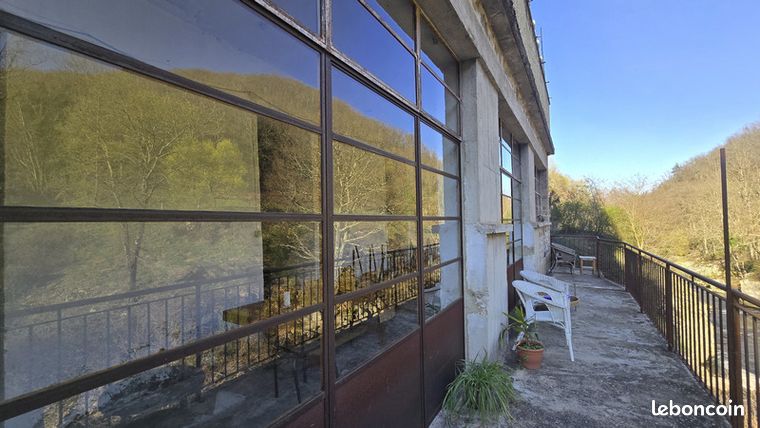 Maison 24 pièces 655 m²