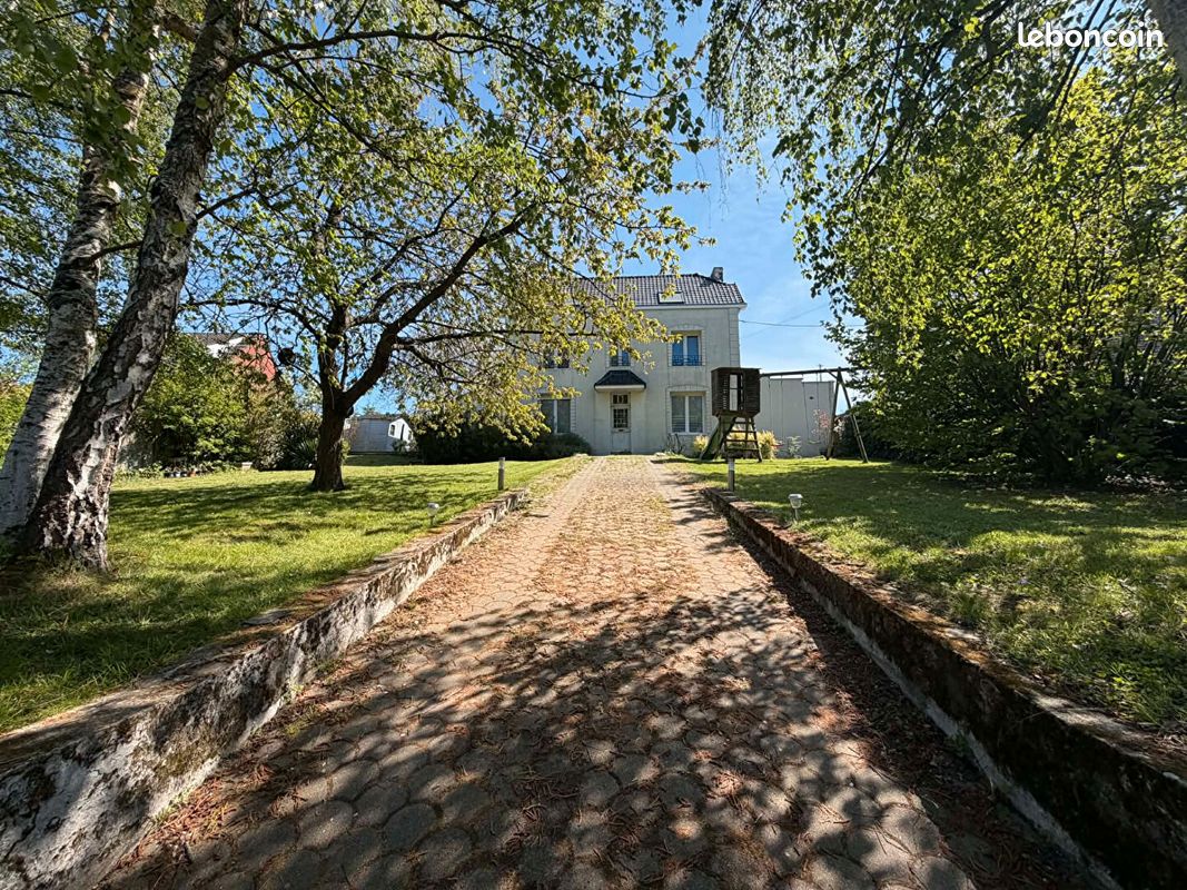 Maison 6 pièces 209 m² · à Lapugnoy · 209 m² · 180 450 €