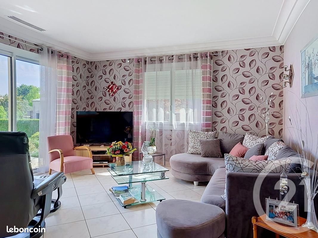 Maison 5 pièces 122 m² · à Chemillé-en-Anjou · 122 m² · 254 400 €