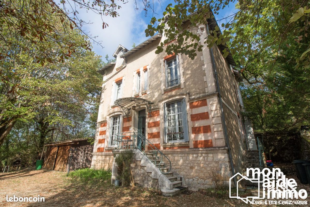 Maison 10 pièces 230 m² · à Chancelade · 230 m² · 315 000 €