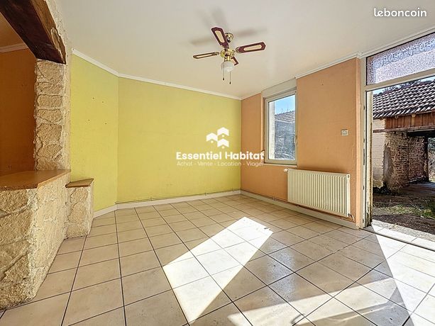 https://img.leboncoin.fr/api/v1/lbcpb1/images/ed/c4/b4/edc4b42adcec80cf0f5c7ef720a7a9d59d486efa.jpg?rule=ad-image