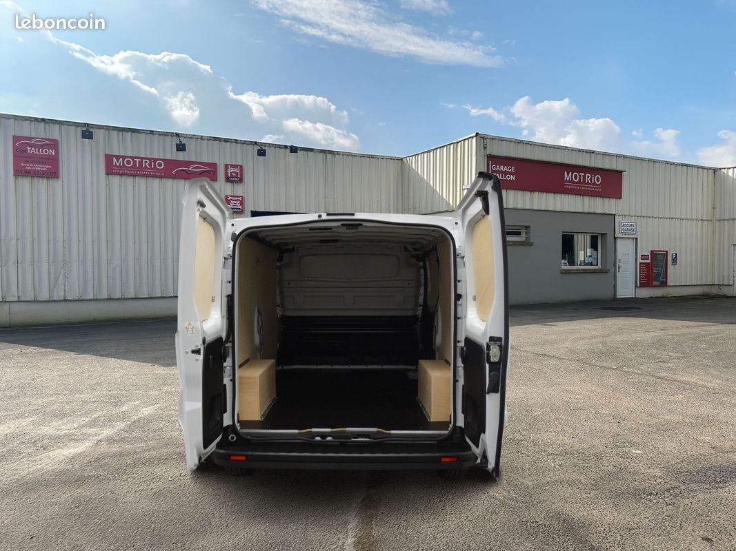 Renault Trafic Van L2H1 Extra 3T Blue dCI 150 - Leasing (image 3)
