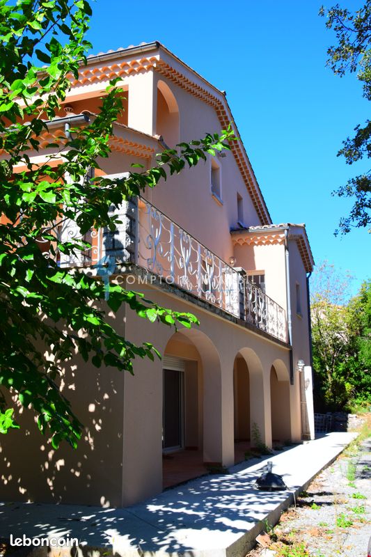 Maison 12 pièces 262 m² · à Lanas · 262 m² · 498 000 €