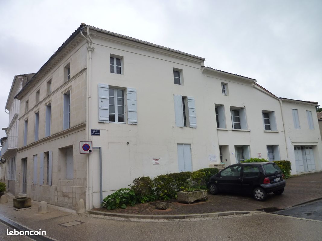 Appartement 3 pièces 75 m² · à Cozes · 75 m² · 575 €