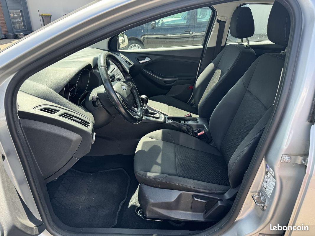 Ford FOCUS 1.5 TDCI 120CH STOP&START TITANIUM (image 6)