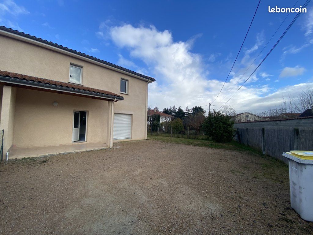 Maison 4 pièces 116 m² · à Montbrison · 116 m² · 860 €/mois