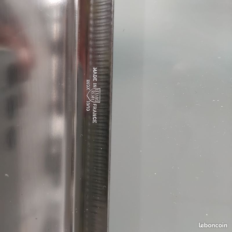 Grand plat ovale en inox massif 18/10 Létang Rémy mesurant 46 cm X 29,7