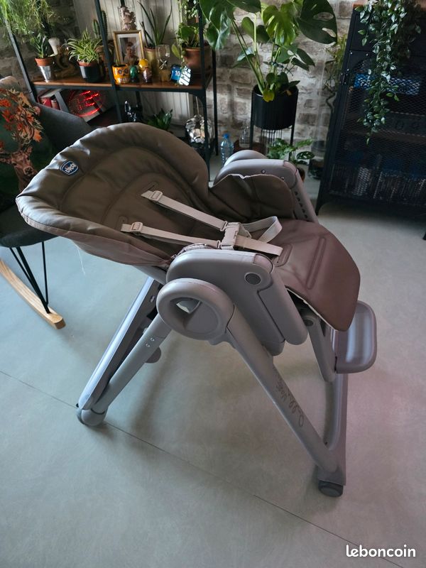 Chaise haute poly magic CHICCO (image 6)