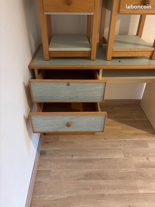 Bureau (image 2)