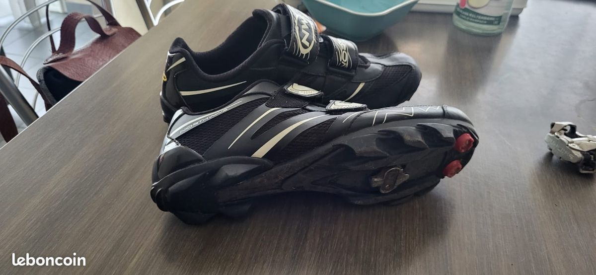 Chaussures VTT avec fixations taille 44 (image 3)