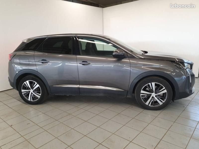 Peugeot 3008 HYBRID 225ch Allure Pack e-EAT8 (image 4)