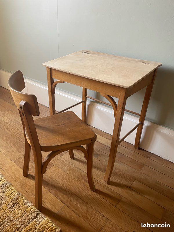 Bureau pupitre d’enfant et sa chaise vintage Baumann (image 1)