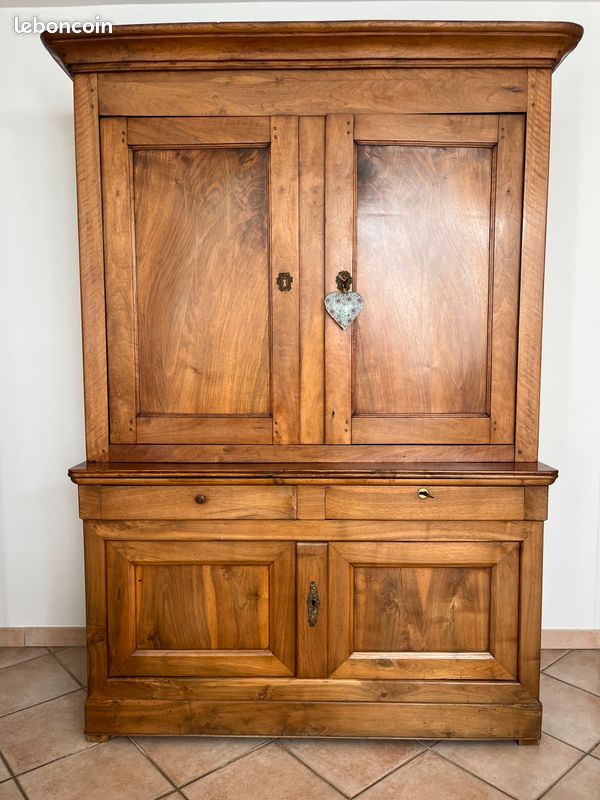 Buffet bois massif en noyer (image 1)