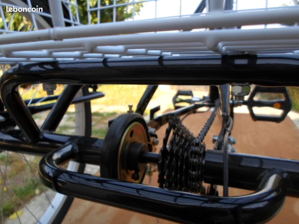 KumuJ Tricycle pour adulte 24 , pliable, 3 roues, 7 vitesses, tricycle adulte, tricycle, tricycle, vélo de croisière, avec lumière LED, panier à légumes, porte-gobelet, noir
