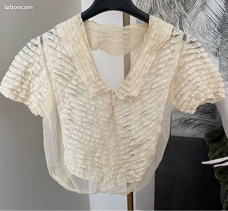 Magnifique haut ancien en tulle et dentelle Collection