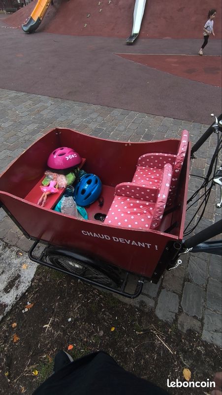 Vélo cargo triporteur jusqu'à 4 enfants - très bon état (image 2)