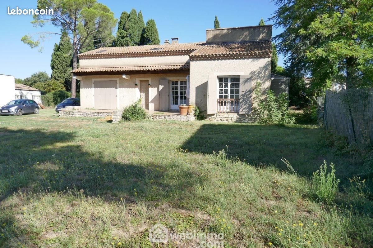 Maison 9 pièces 205 m² · à Saint-Étienne-du-Grès · 205 m² · 550 000 €