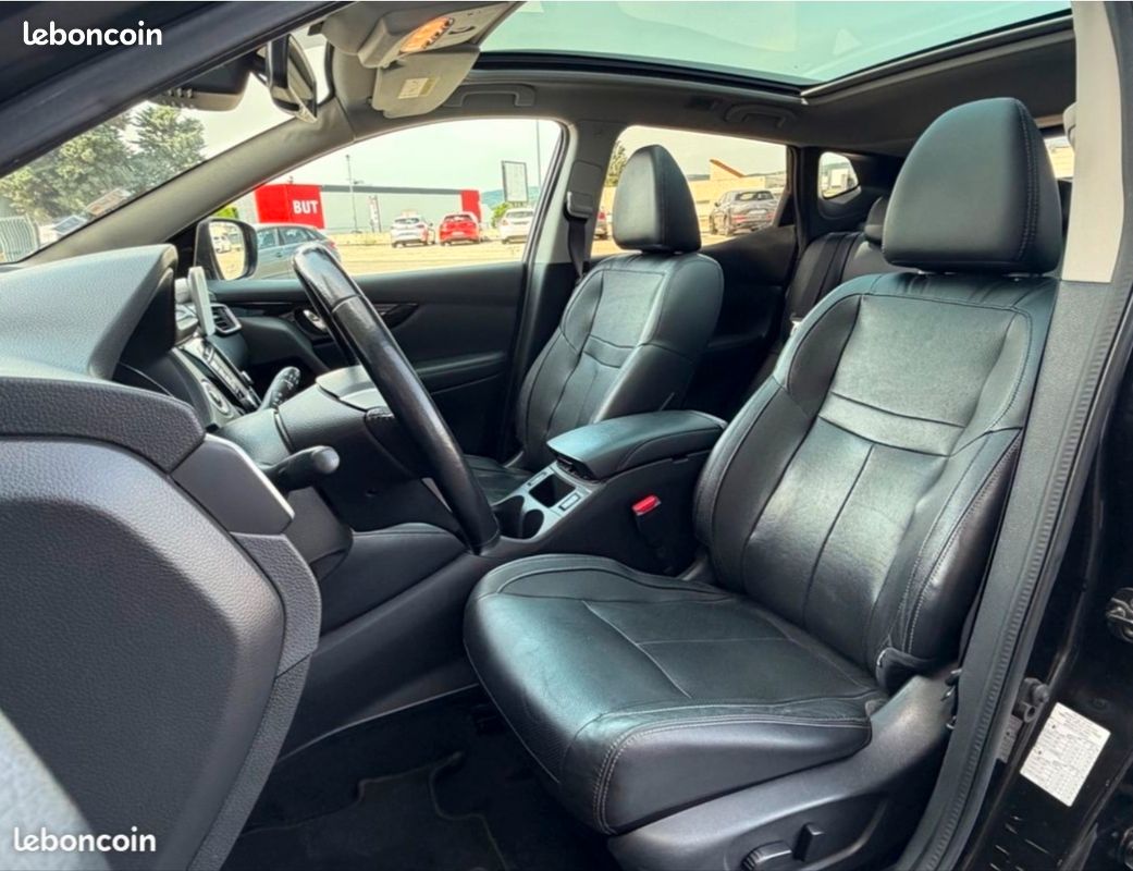 NISSAN Qashqai 1.5 dCi 2WD TEKNA 110 cv / CLIMATISATION - GPS - AIDE AU STATIONNEMENT - CAMERA 360° - REGULATEUR/LIMITEUR DE VITESSE (image 8)