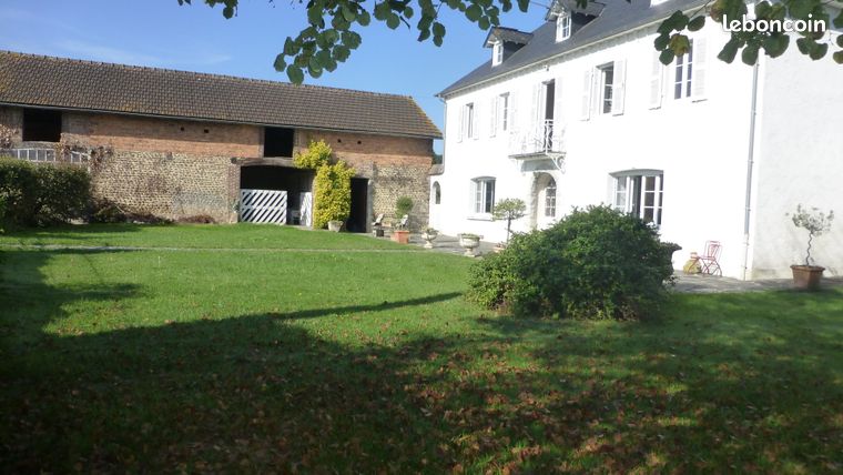 Maison de campagne avec dépendances sur 1,1 ha – Vue dégagée sur les coteaux – Entre Morlaàs et Lembeye