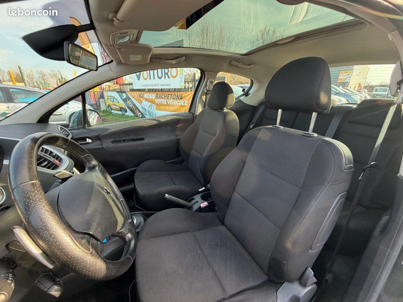 (CARTE GRISE OFFERT) Peugeot 207 1.4 e boîte automatique ,kit distribution neuf,révisée,⭐️garantie 1 an offert inclus✅ (image 8)