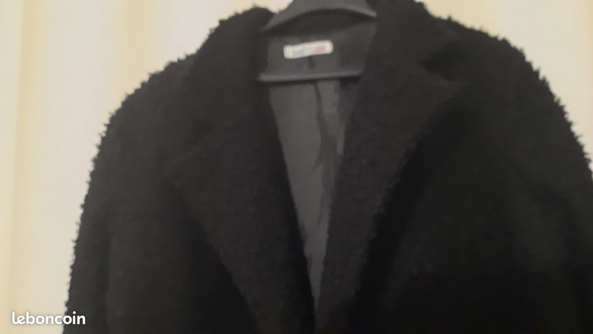 Manteau pilou noir neuf (image 4)