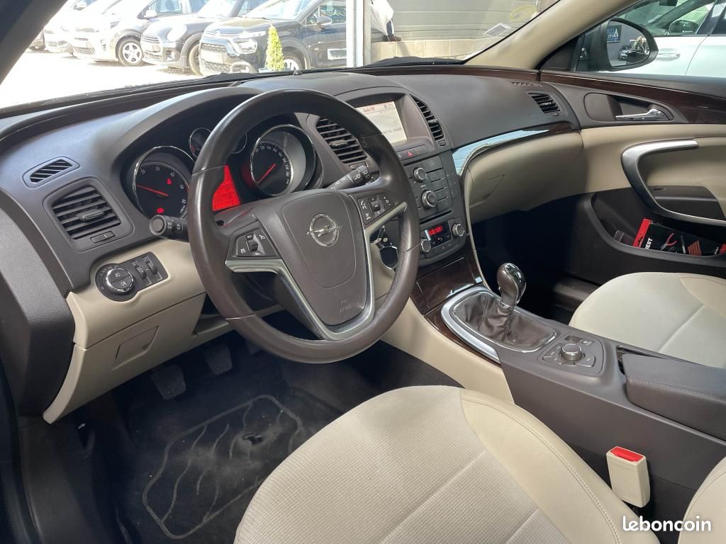 OPEL INSIGNIA 2.0 CDTI 160 COSMO - Sieges électriques / Radars / Bluetooth (image 20)
