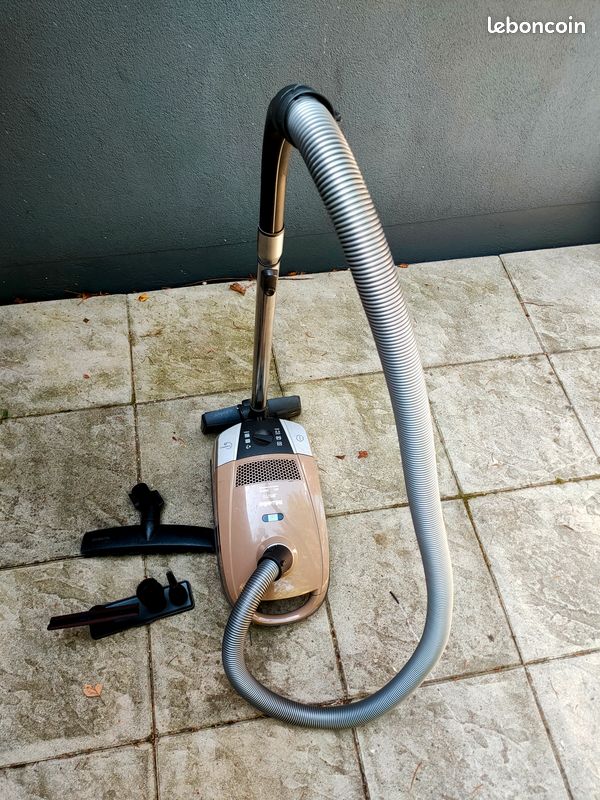 aspirateur traineau aspirateur miele 1800w