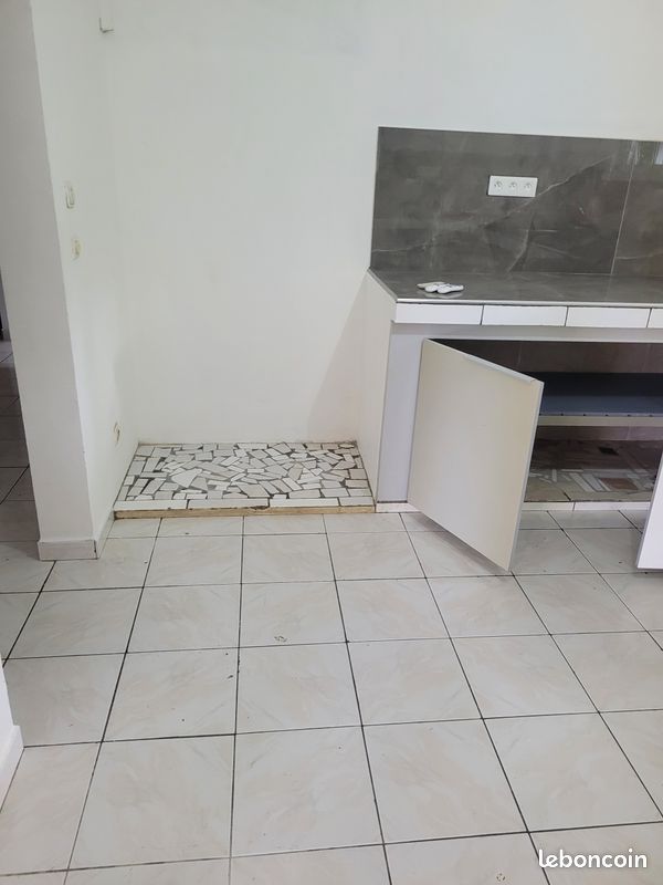 Appartement 4 pièces 91 m² · à Les Abymes · 91 m² · 990 €/mois