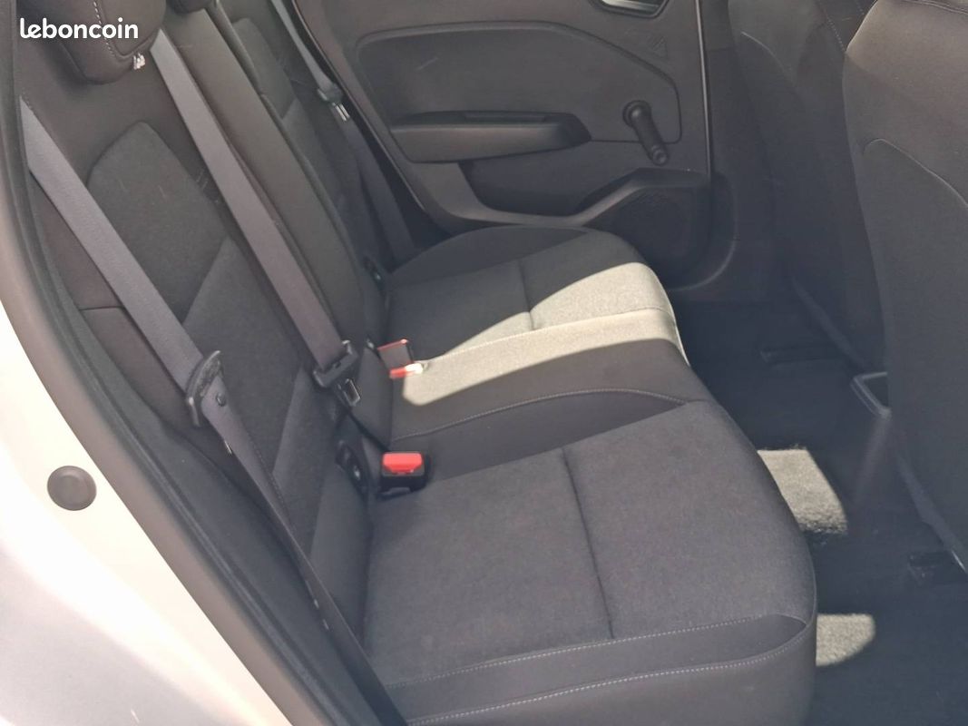 RENAULT Clio TCe 90 Equilibre (image 26)