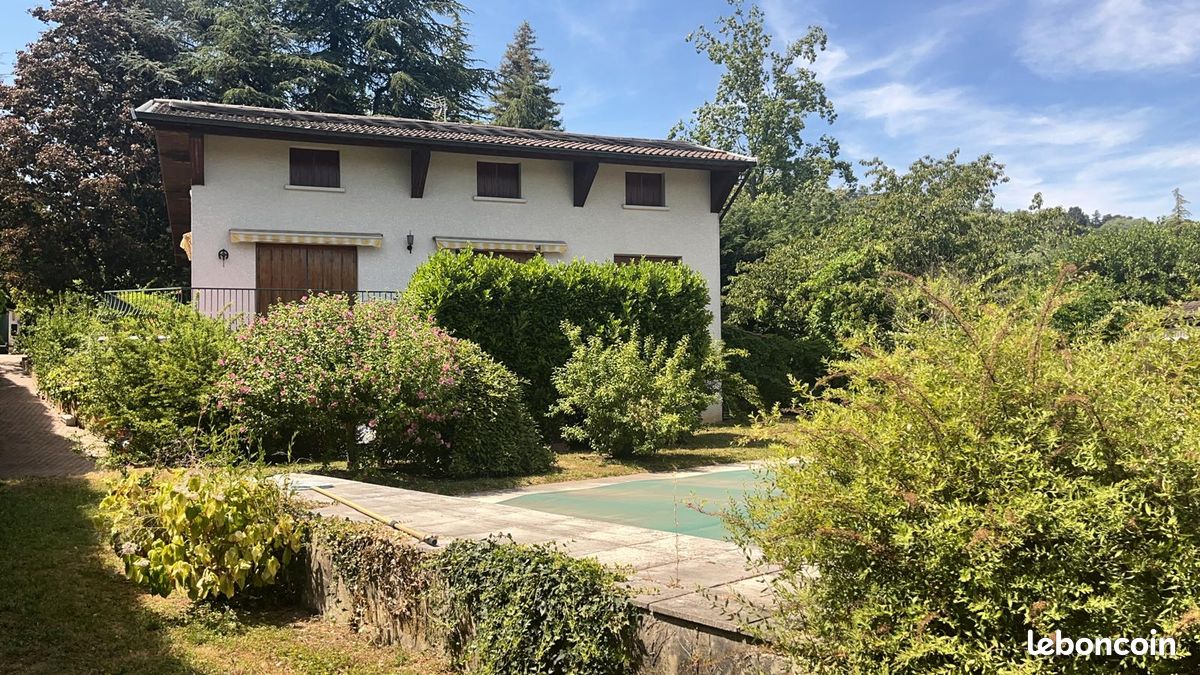 Maison 8 pièces 176 m² · à Saint-Cyr-au-Mont-d'Or · 176 m² · 880 000 €
