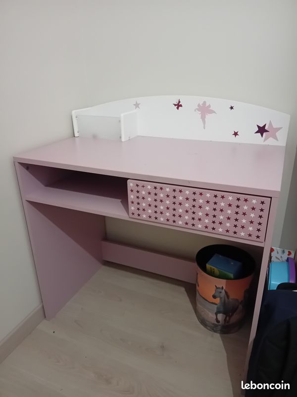 Bureau (image 1)
