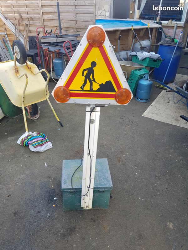 Panneau de signalisation clignotant avec batterie (image 1)