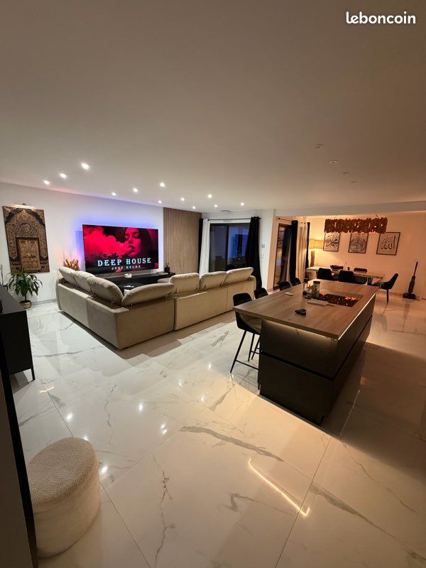 Maison 6 pièces 146 m² · à Charron · 146 m² · 430 000 €