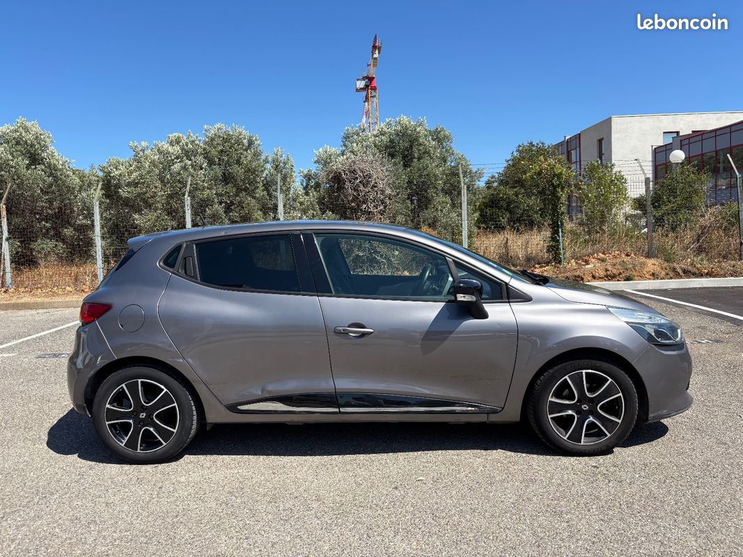 RENAULT CLIO IV dCi 90 eco2 Limited 90g (image 37)
