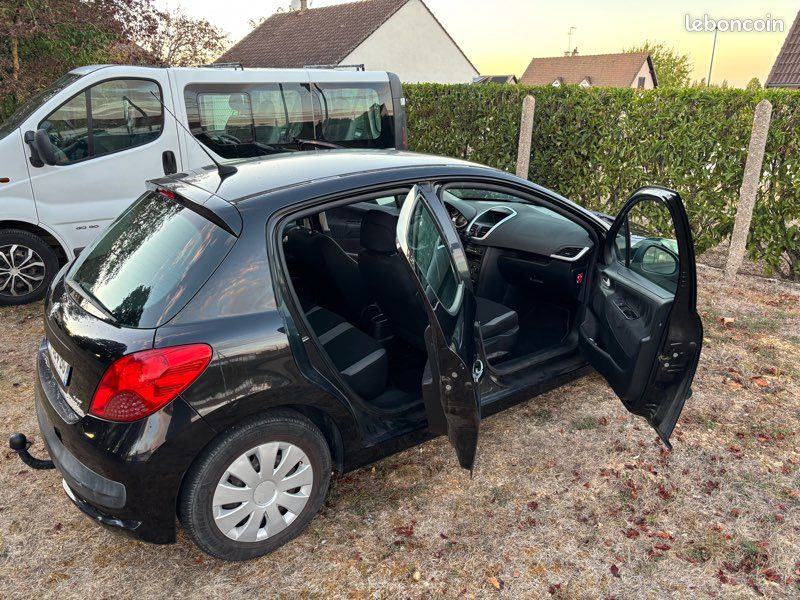 Peugeot 207 (image 2)